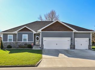 1602 E Silo Ridge Dr, Ozark, MO 65721