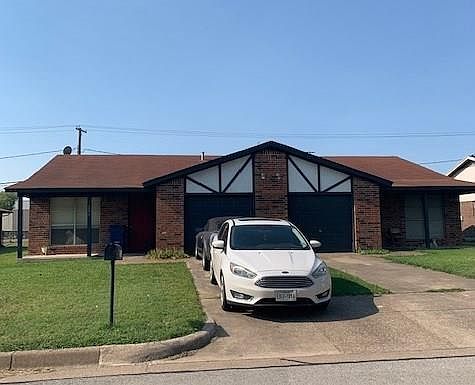 1st image of 204-206 Meador Ln