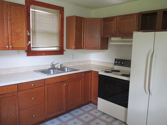 4th image of 613 S 15th St