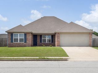 933 Ethan James St, Elkins, AR 72727