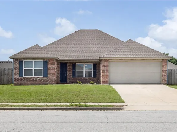 933 Ethan James St, Elkins, AR 72727