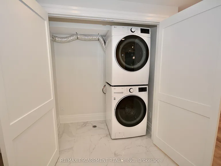 17 Inverness Ave W #LOWER — Photo 14