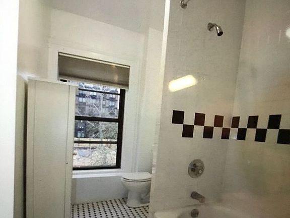 3rd image of 2143 45th Ave #2