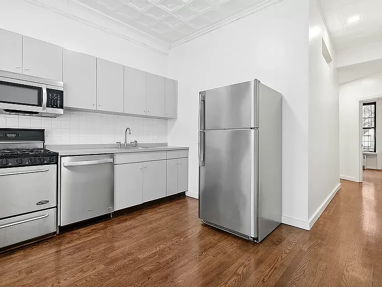145 W 21st St #3 — Photo 4
