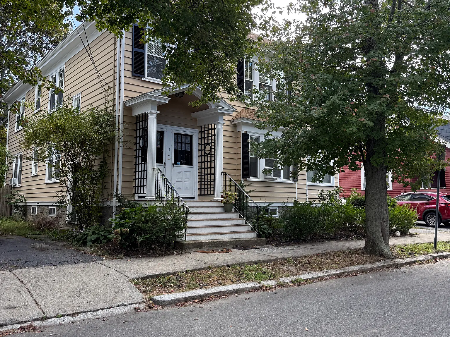 3 bed, 2000 sqft, $2,900 — Photo 2