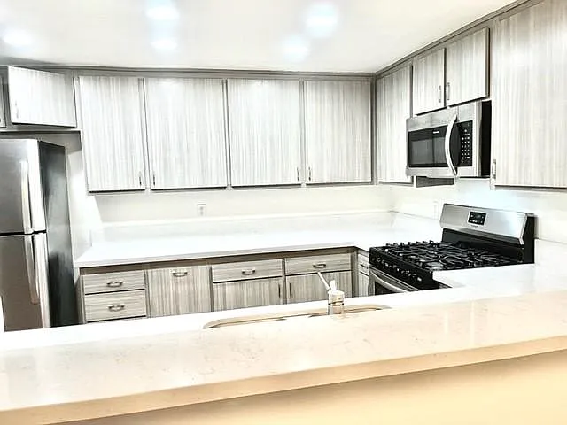 91 Arlington Dr #13 — Photo 9
