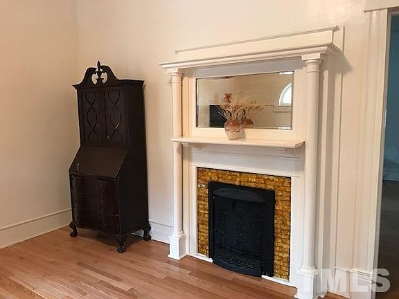 5th image of 2410 W Knox St
