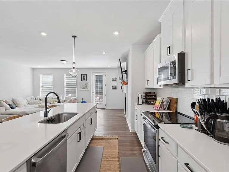 383 Skylar Way SE — Photo 8