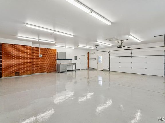 4th image of 9 Lochhaven Ln