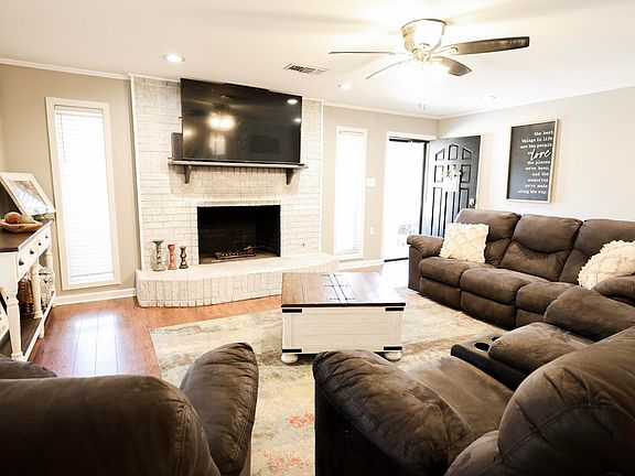 2nd image of 136 Jacks Dr