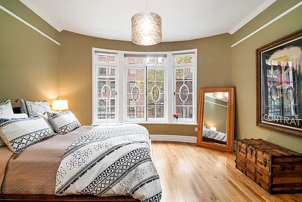 Sold by Compass | media 10