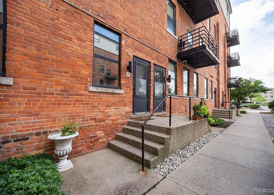 1st image of 6533 E Jefferson Ave APT 122