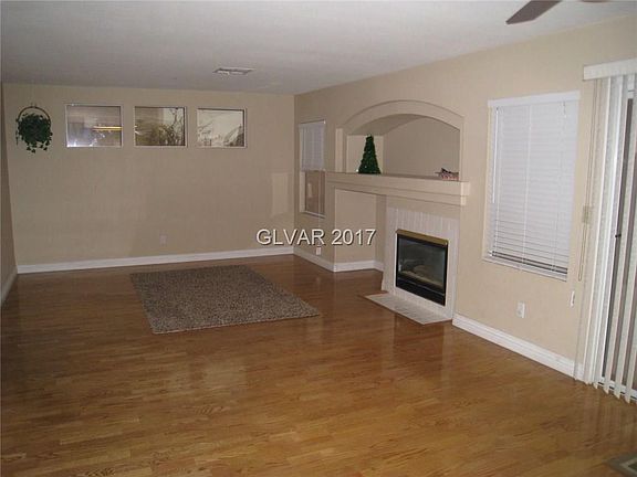 4th image of 8125 Greenbush Dr