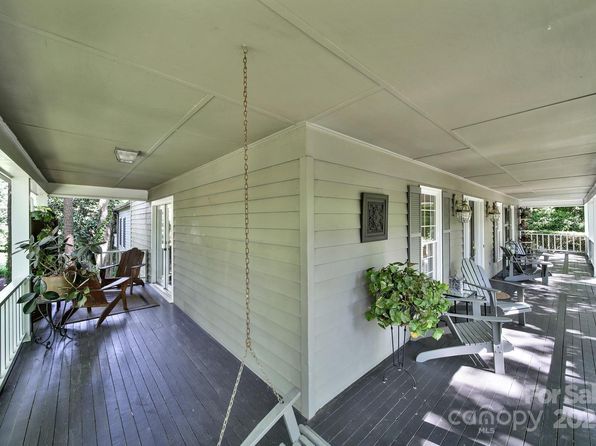 4 Hummingbird Ct, Lake Wylie, SC 29710