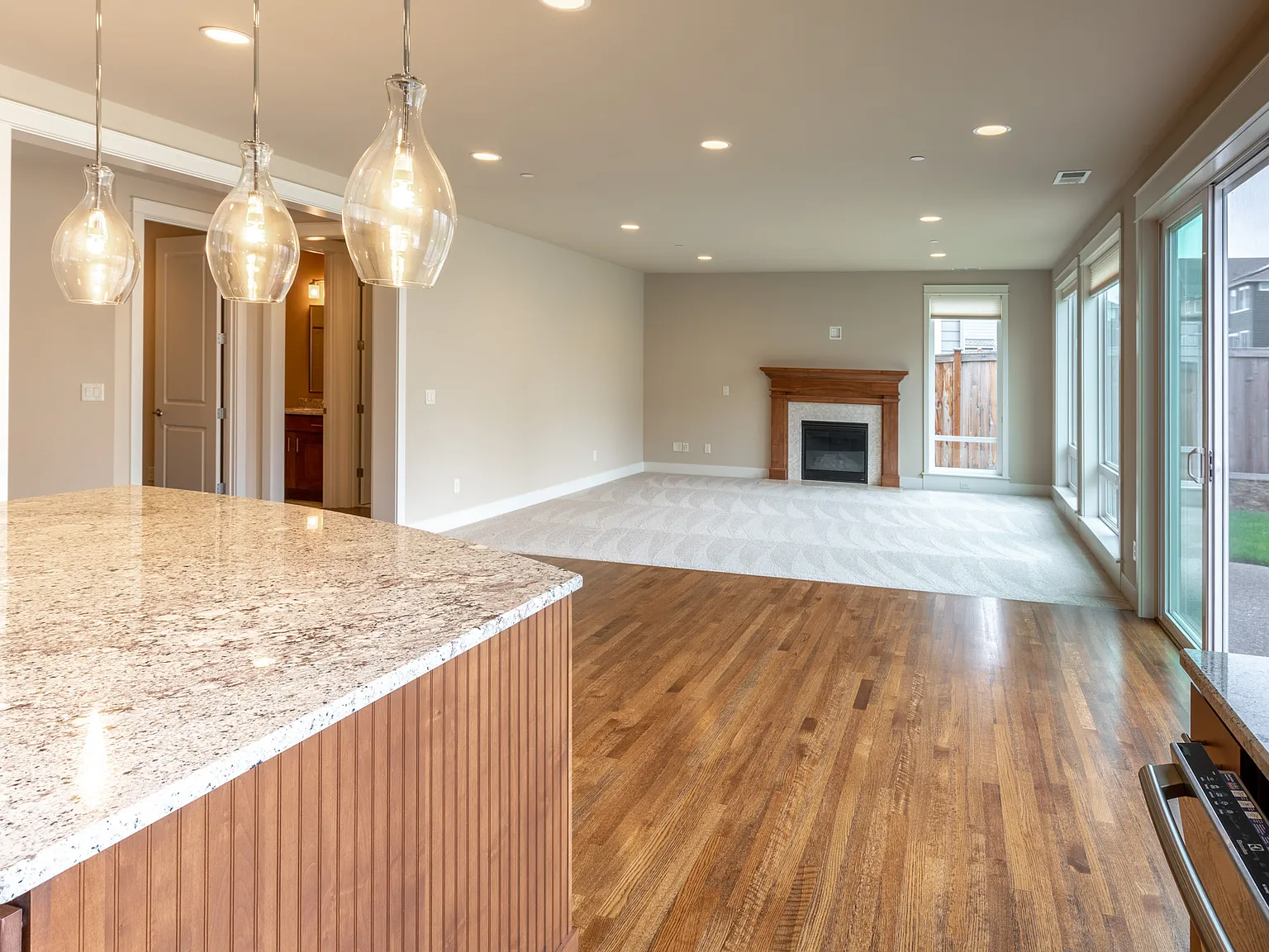 4 bed, 3640 sqft, $5,800 — Photo 4