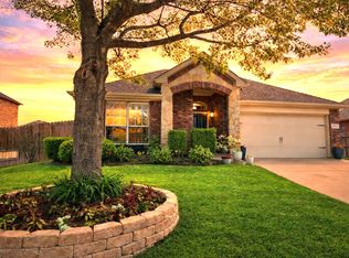 1458 Park Crest Dr, Crowley, TX 76036