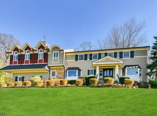 19 Stonewall Dr, Livingston, NJ 07039