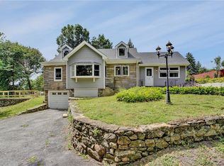 5 Mohegan Rd, Carmel, NY 10512