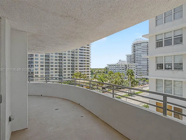 5555 Collins Ave #7B — Photo 18