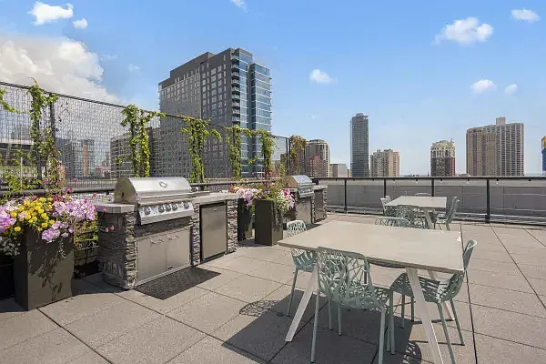 2 bed, $2,834 — Photo 4