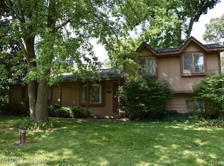 3690 Sancroft Ave, West Bloomfield, MI 48324