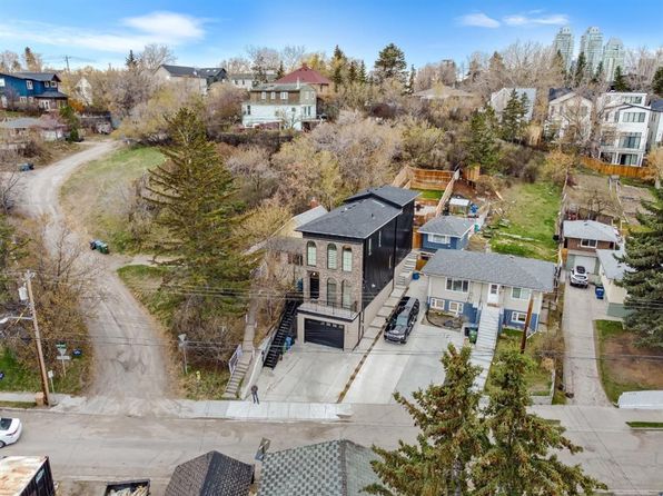 1129 Maggie St SE, Calgary, AB T2G 4L8