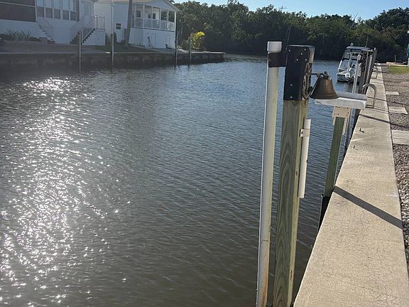 3rd image of 327 Pier C #327