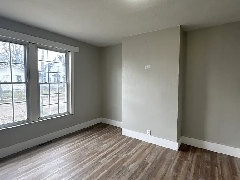 1712 N James H McGee Blvd — Photo 9