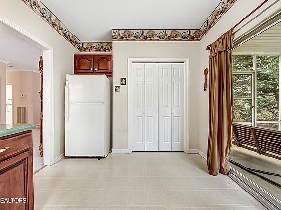 5th image of 7704 Ester Way