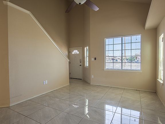 3rd image of 14274 Woods Point Ave