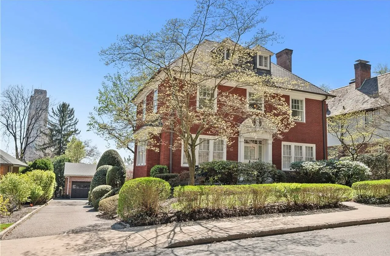 4 bed, 3000 sqft, $1,100 — Photo 1
