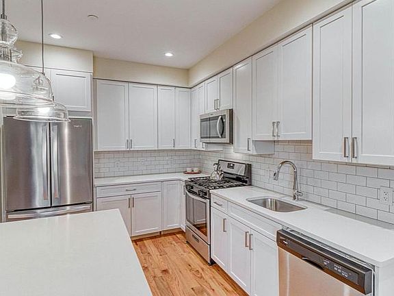 3rd image of 7042 Pipers Glen Way #2