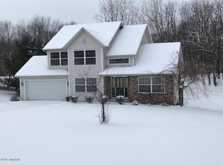 243 Fairway Ct, Plainwell, MI 49080