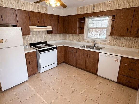5th image of 1631 3rd Ave