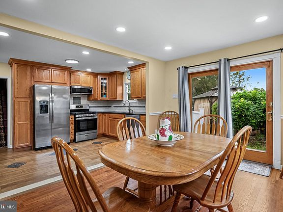 4th image of 1 Radnor Blvd