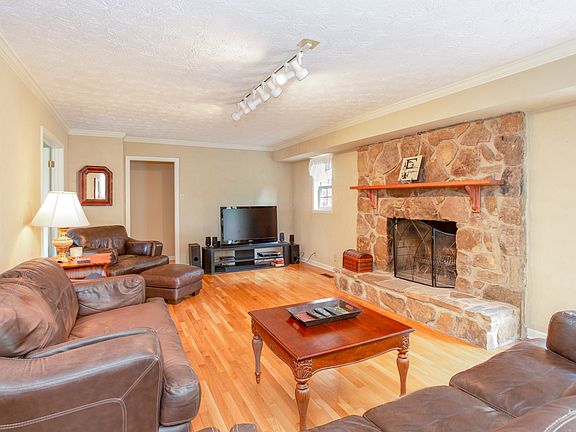 3rd image of 11631 S Monticello Dr