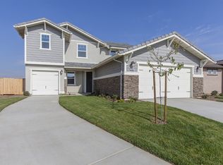 3083 Robinwood Ave, Clovis, CA 93619