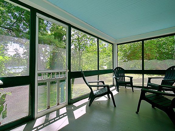 423 North Undermountain Road