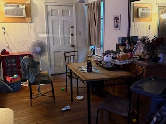 4th image of 2209 Dartmore St