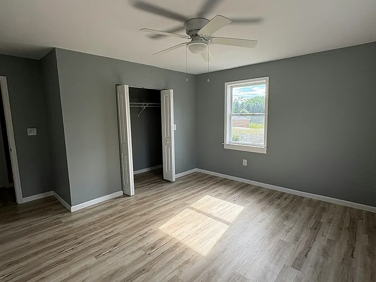 615 George St — Photo 11