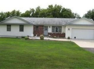 13980 S Lakeshore Dr, Olathe, KS 66061