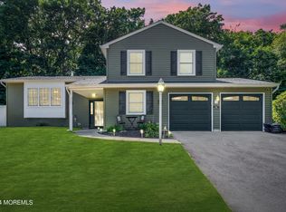 14 Deer Hollow Dr, Howell, NJ