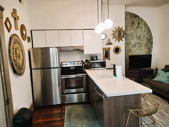 3rd image of 512 E 12th St #202