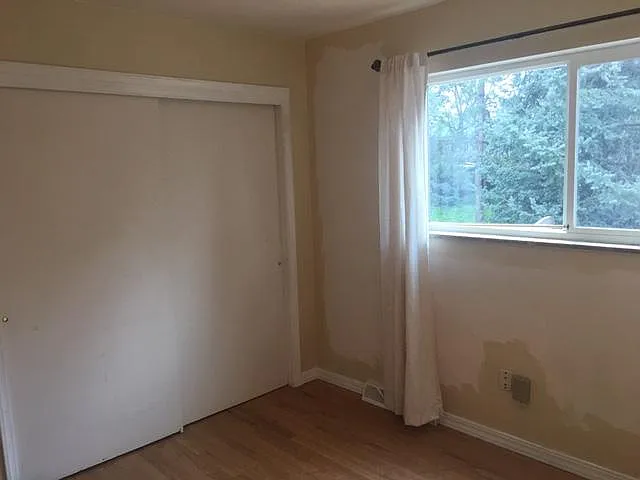 Bedroom 4 upstairs with Double sliding door closet