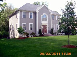 4 Patricia Cir, Bedford, MA 01730