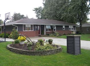 1995 E 1630 North Rd, Watseka, IL 60970