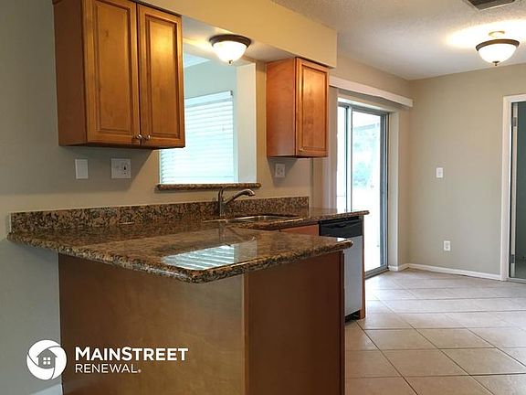 5th image of 262 Malvern Dr
