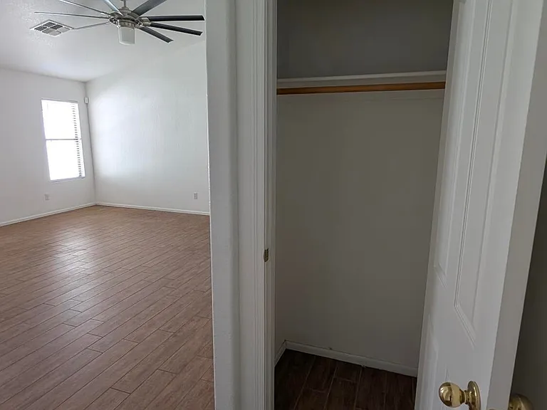 1129 E Nardini St — Photo 18
