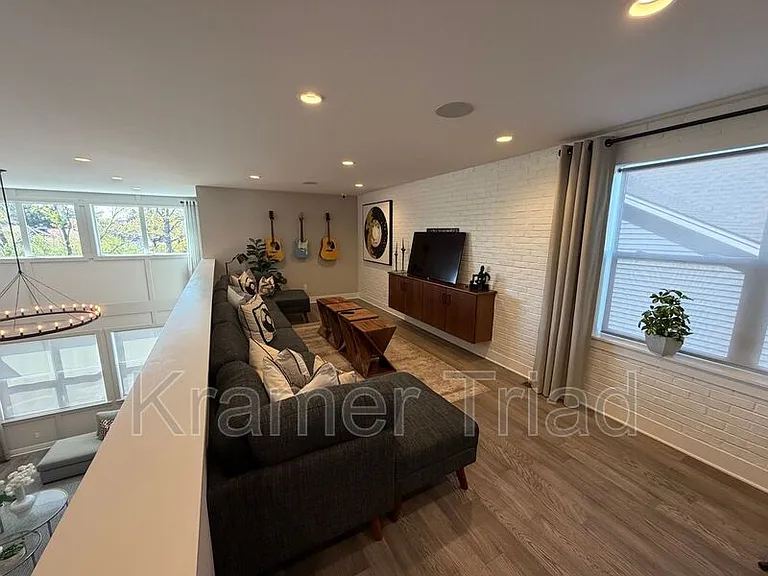 7889 Arimoore Dr — Photo 20