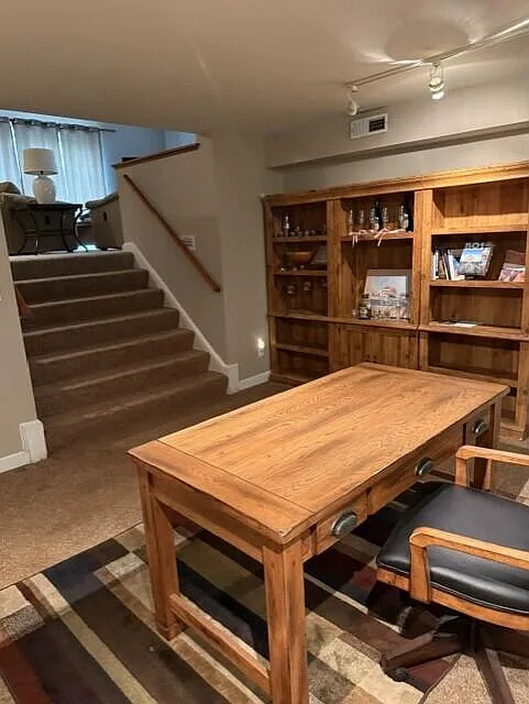 6 bed, 4.5 bath, 5019 sqft, $4,500 — Photo 4